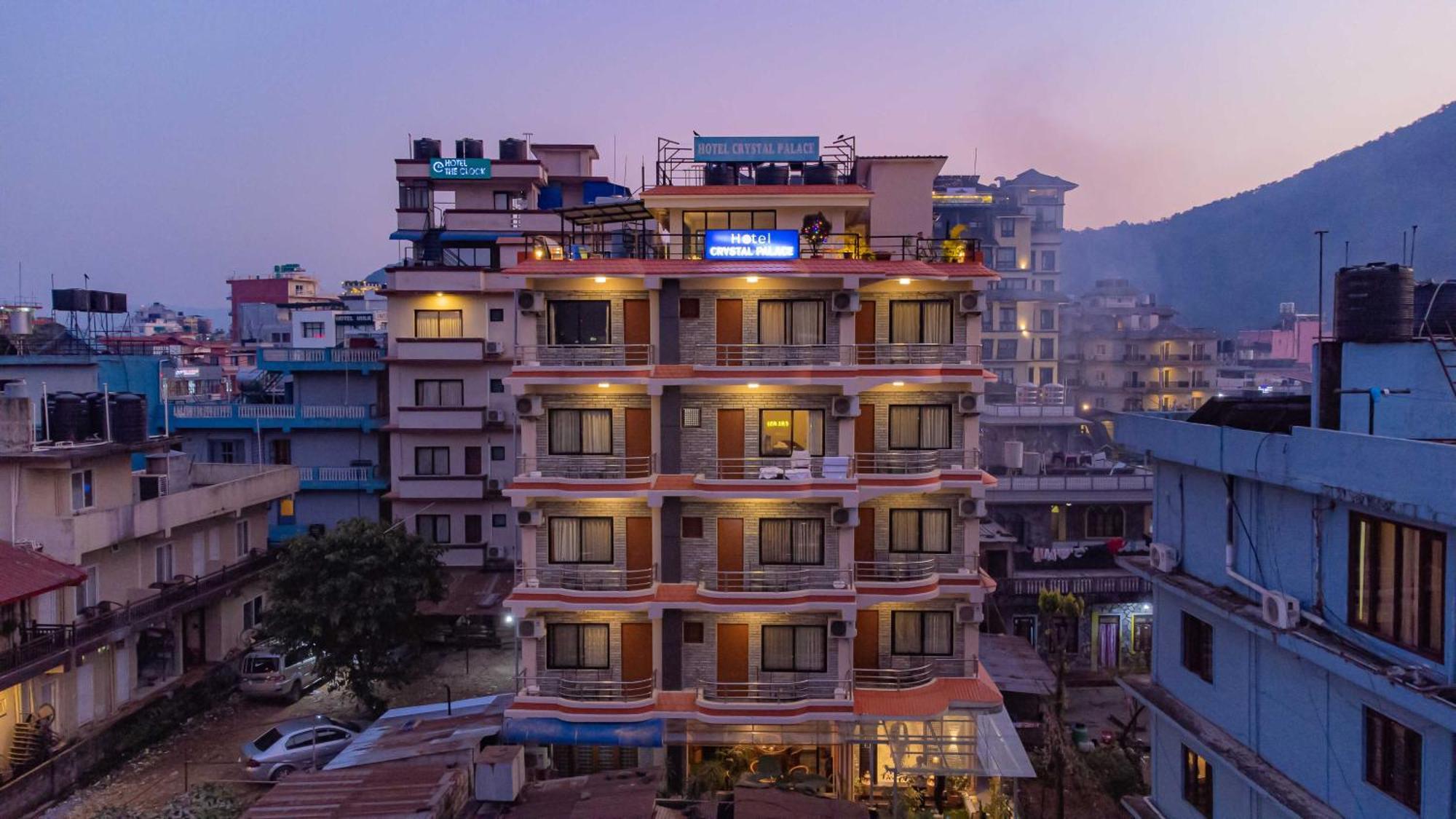 Hotel Crystal Palace Pokhara Buitenkant foto