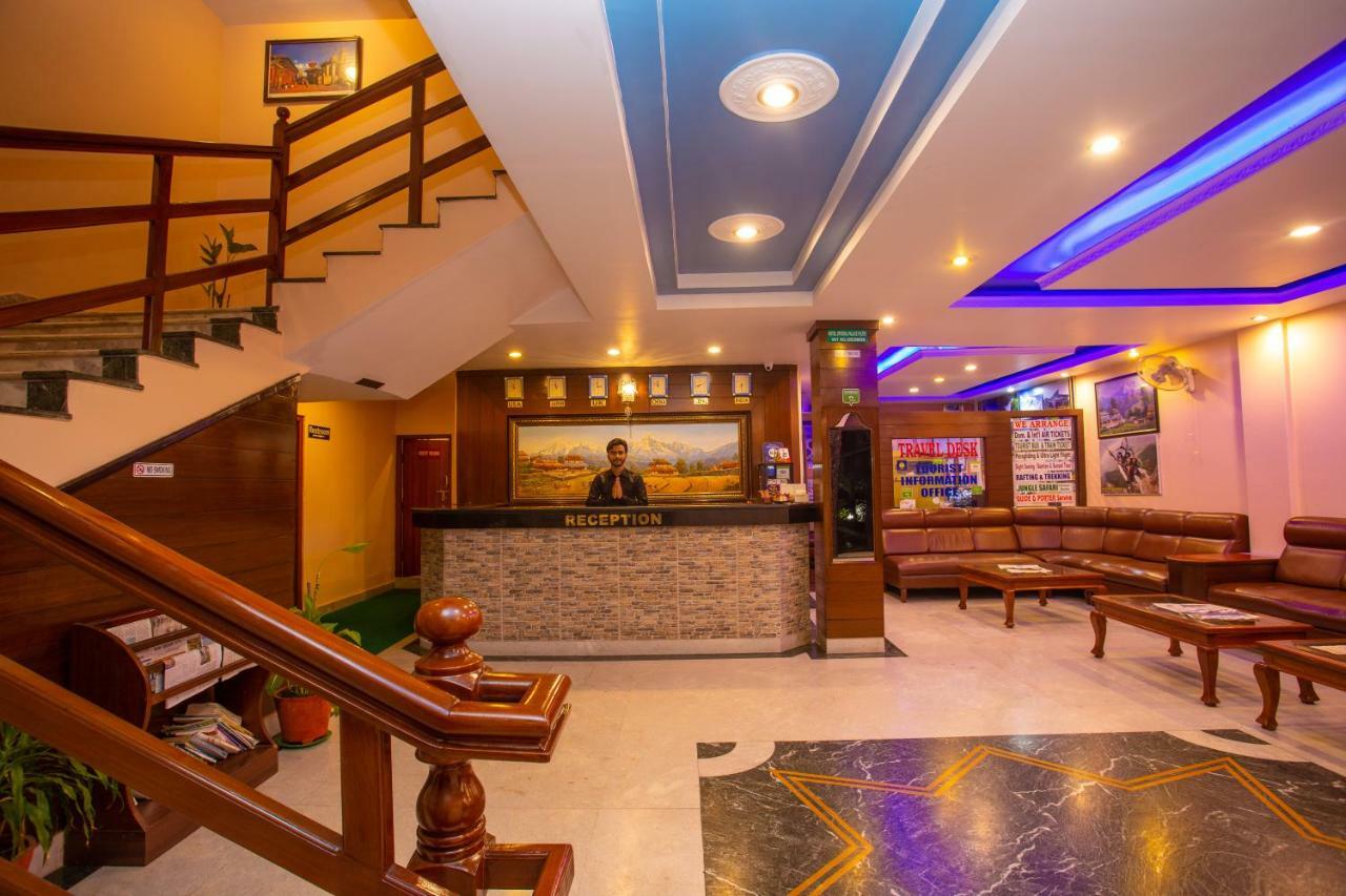 Hotel Crystal Palace Pokhara Buitenkant foto
